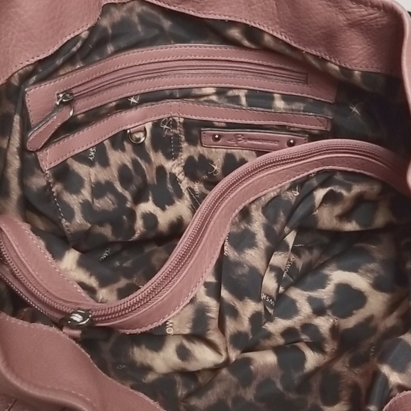 [LIKE NEW] B MAKOWSKY dusty rose pink leather purse - Picture 10 of 13